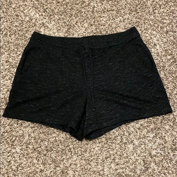 Women’s shorts - Picture 2 of 4